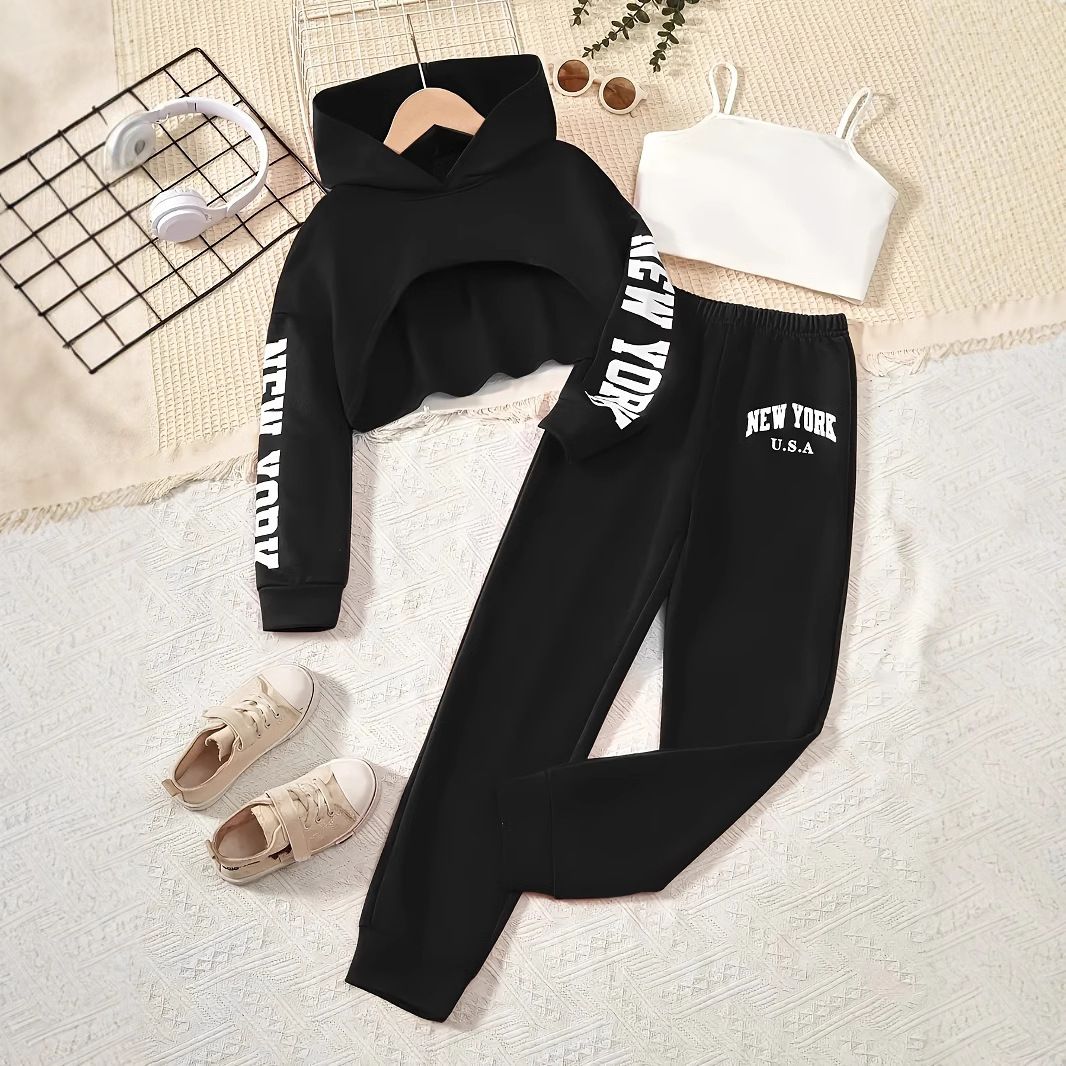 Girls' INS Style Three-Piece Set 3Pcs Set Kids' Short Sweatshirt Camisole Top Sports Pants Set Casual Stylish Versatile Comfortable Birthday Holiday Gift Suitable for ages 5-14
