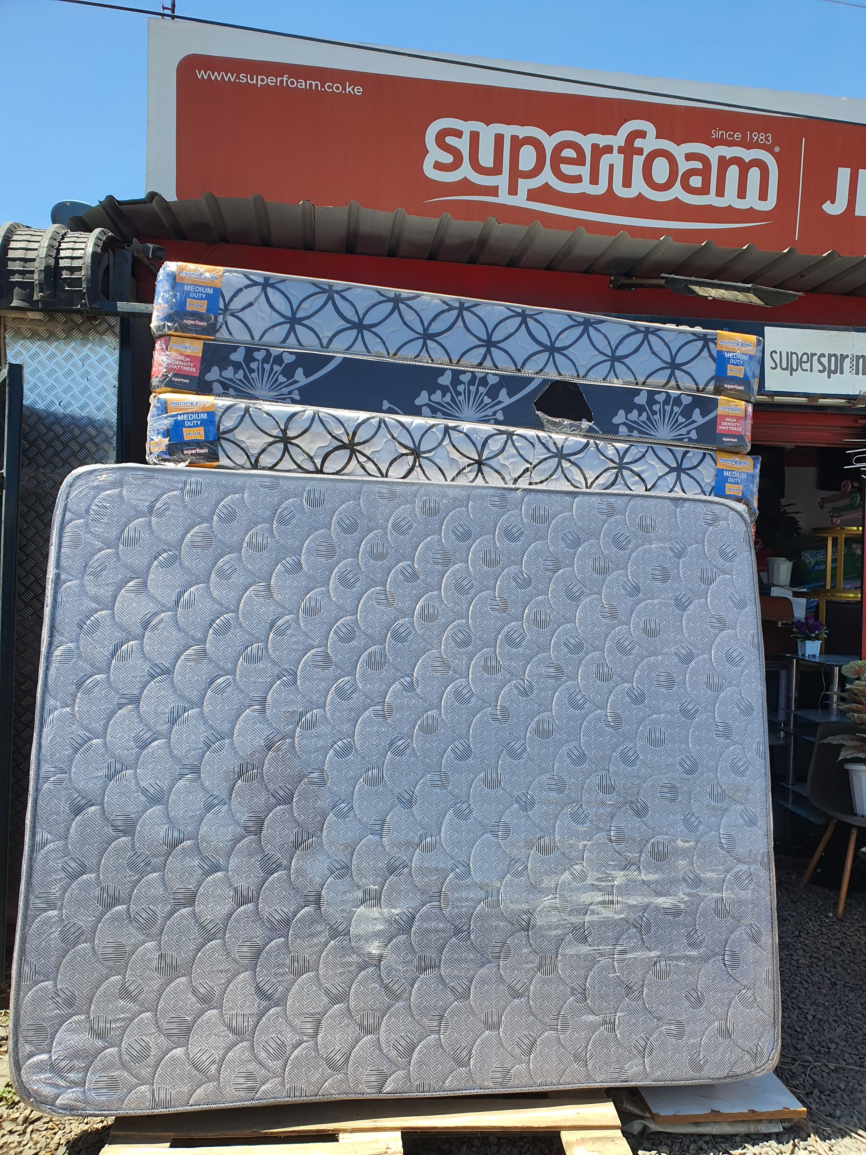 Heavy duty quilted mattress 10nches .Morning glory features and a high quality quilted top for added plushness