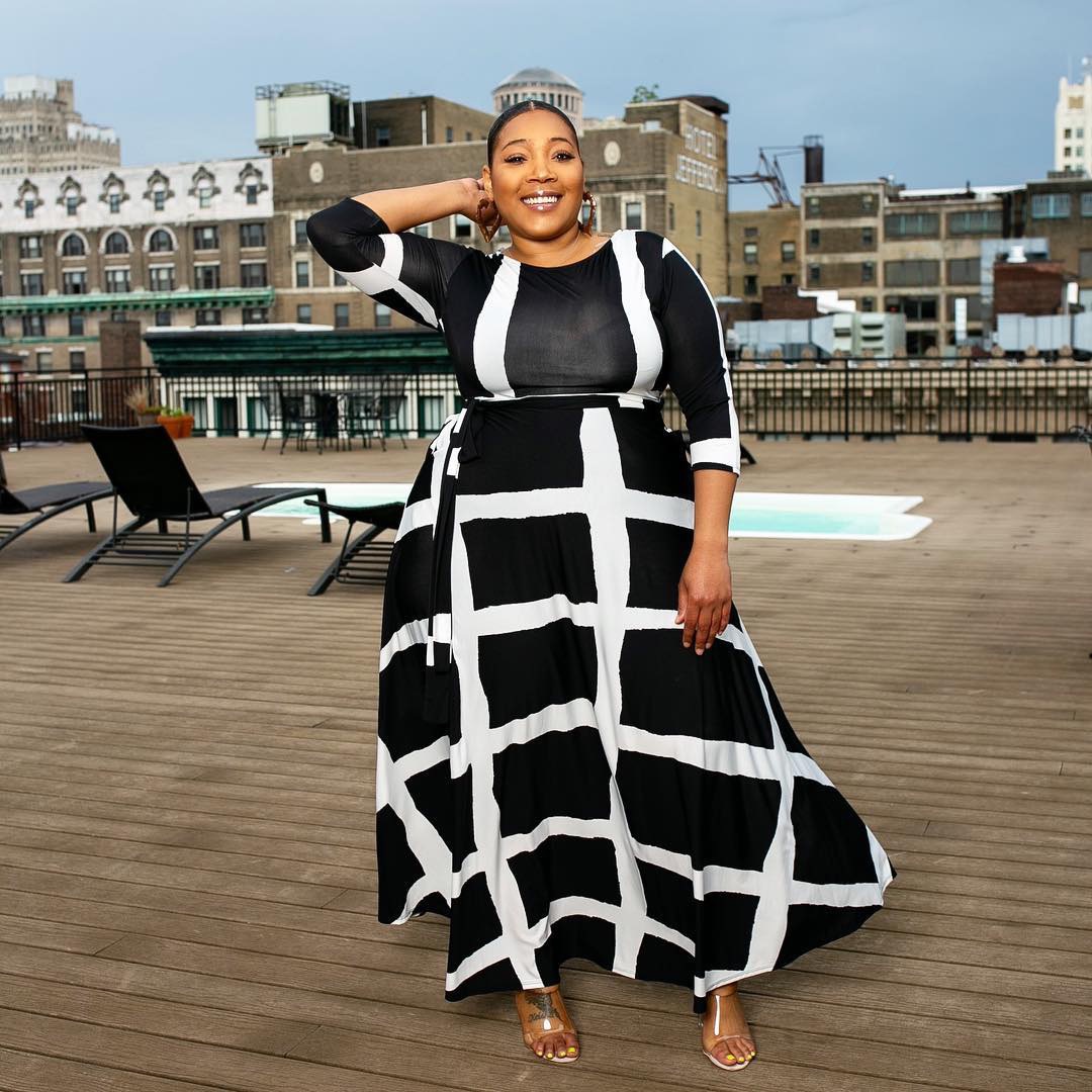 2025ins European and American plus size women's clothing Amazon independent station fashion striped positioning printed half-sleeved dress white xxxxxl