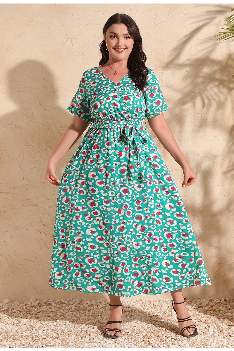 Cross-border new Russian hot-selling holiday dress plus size V-neck short-sleeved chiffon dress 200 jin can be worn two xxxxl