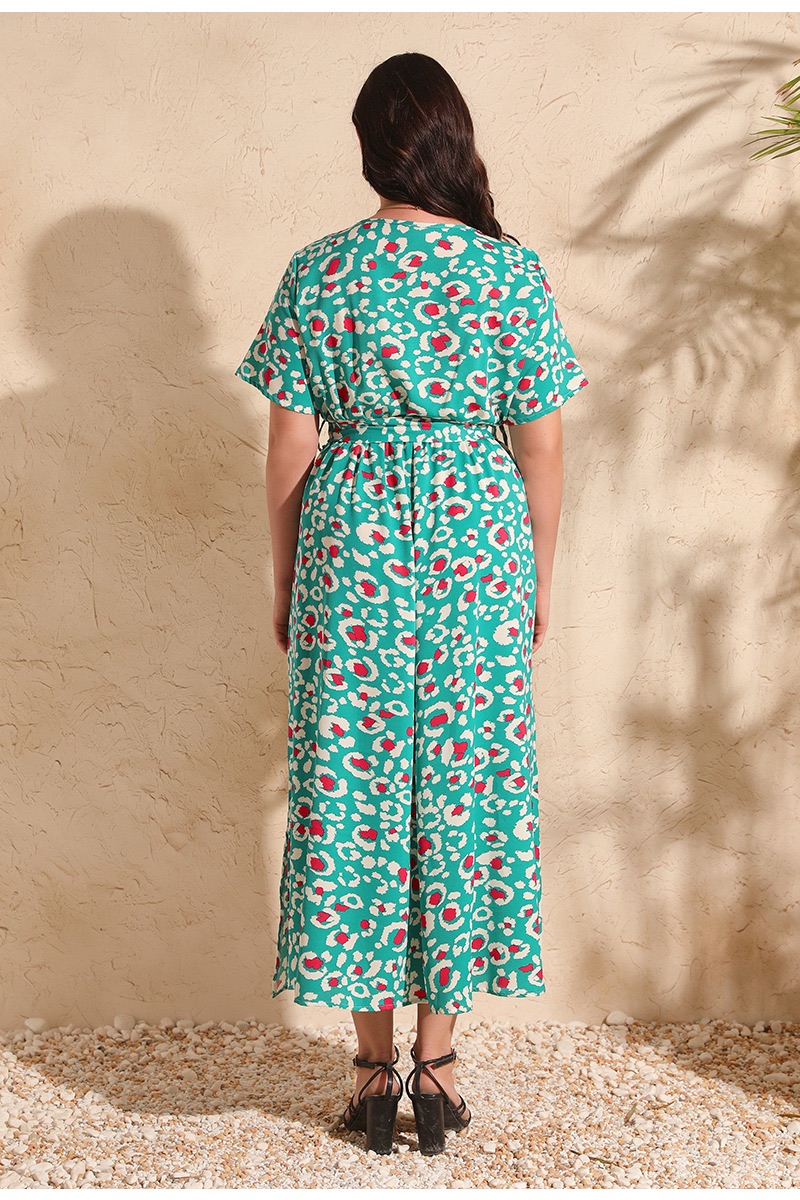 Cross-border new Russian hot-selling holiday dress plus size V-neck short-sleeved chiffon dress 200 jin can be worn two xxxxl