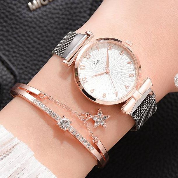 Luxury Women Quartz Watches Bracelet Set For Ladies Lady Watch Wristwatches Female Watches Wrist Watch Fashion Iced Watches Valentine's Day Gift Silver Watch & Bracelet Set