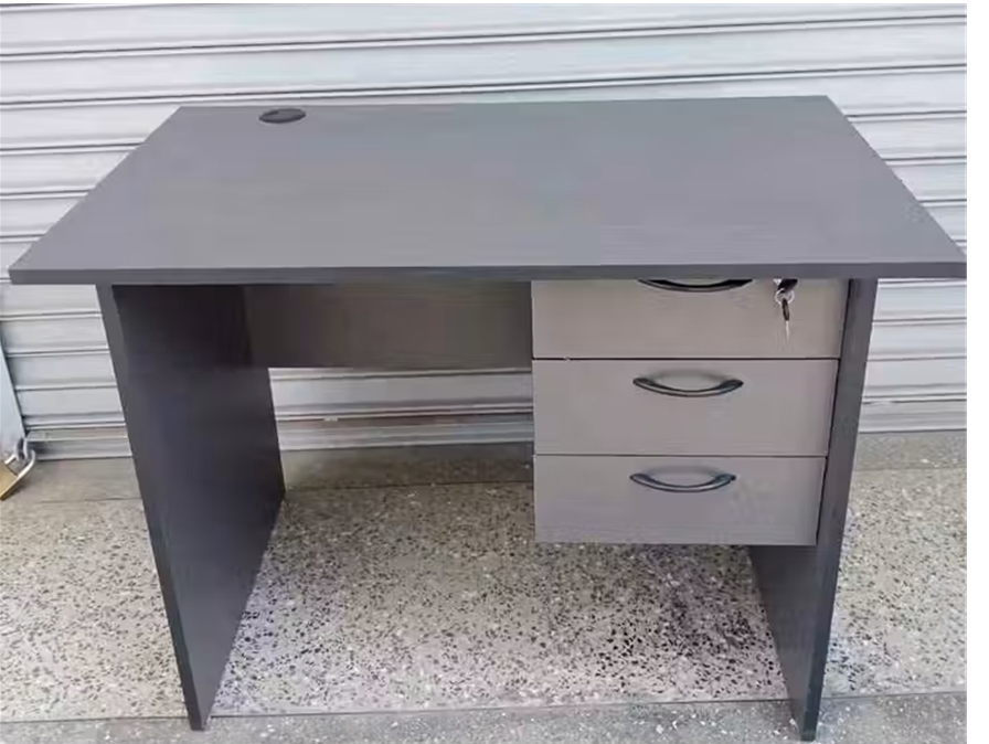 1 Meter Office And Study Desks White. - Ideal for home and office use durable Good Posture Comfortable Ideal for home and office use durable