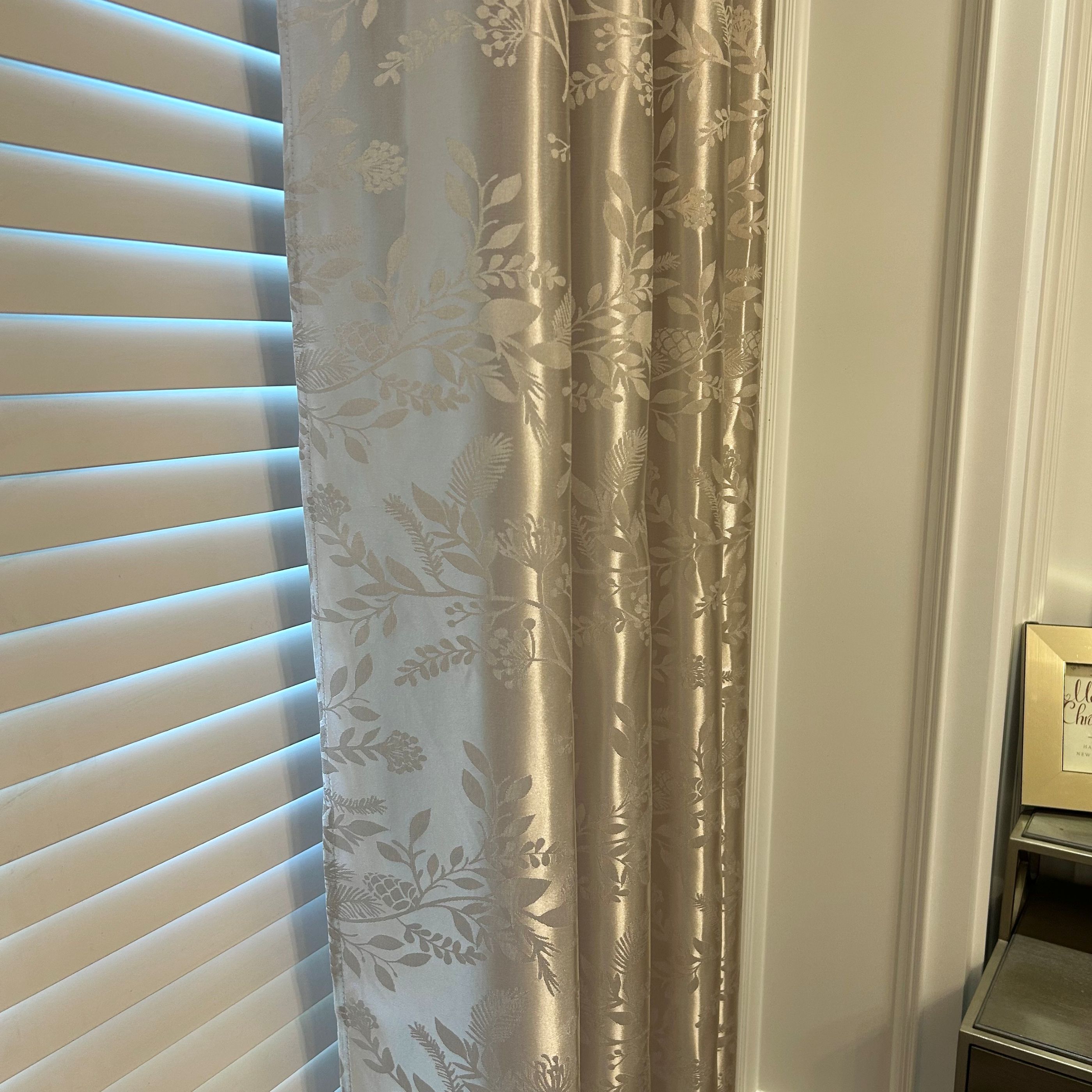 1pc High Quality Curtains Beautiful Leaf Pattern Blackout Curtain Thermal Insulation and Mosquito Prevention for Bedrooms Living Rooms