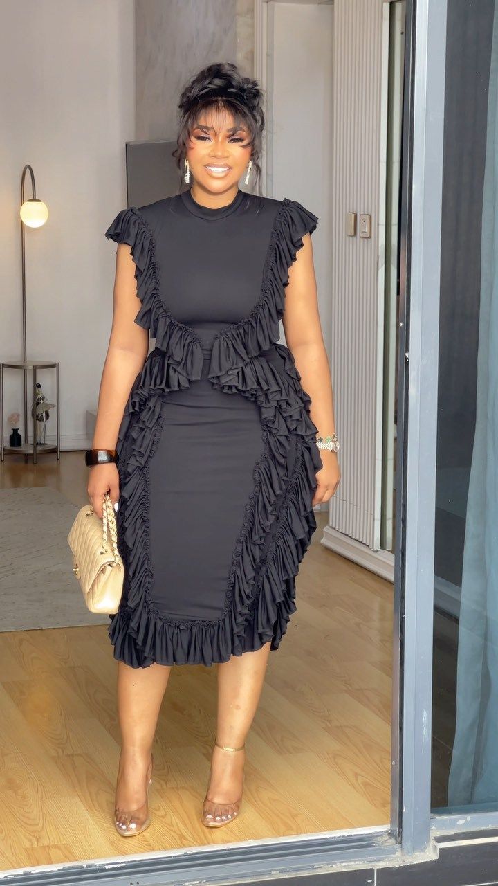 New Product Selection Spot European and American Cross border Women's Clothing 2025 Summer New Fashion Lotus Leaf Lace Waist Collection Solid Color Hip Wrapping Dress