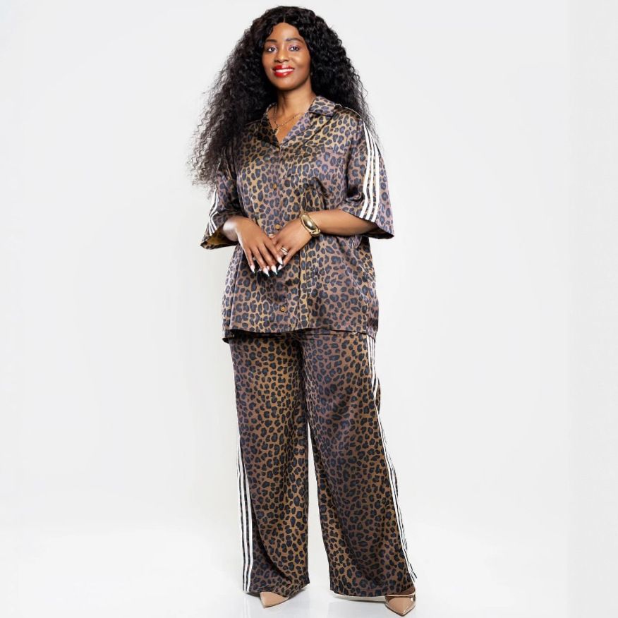 New product selection: European and American women's loose and stylish leopard print shirt, casual pants, African plus size fashionable and versatile two-piece set for women