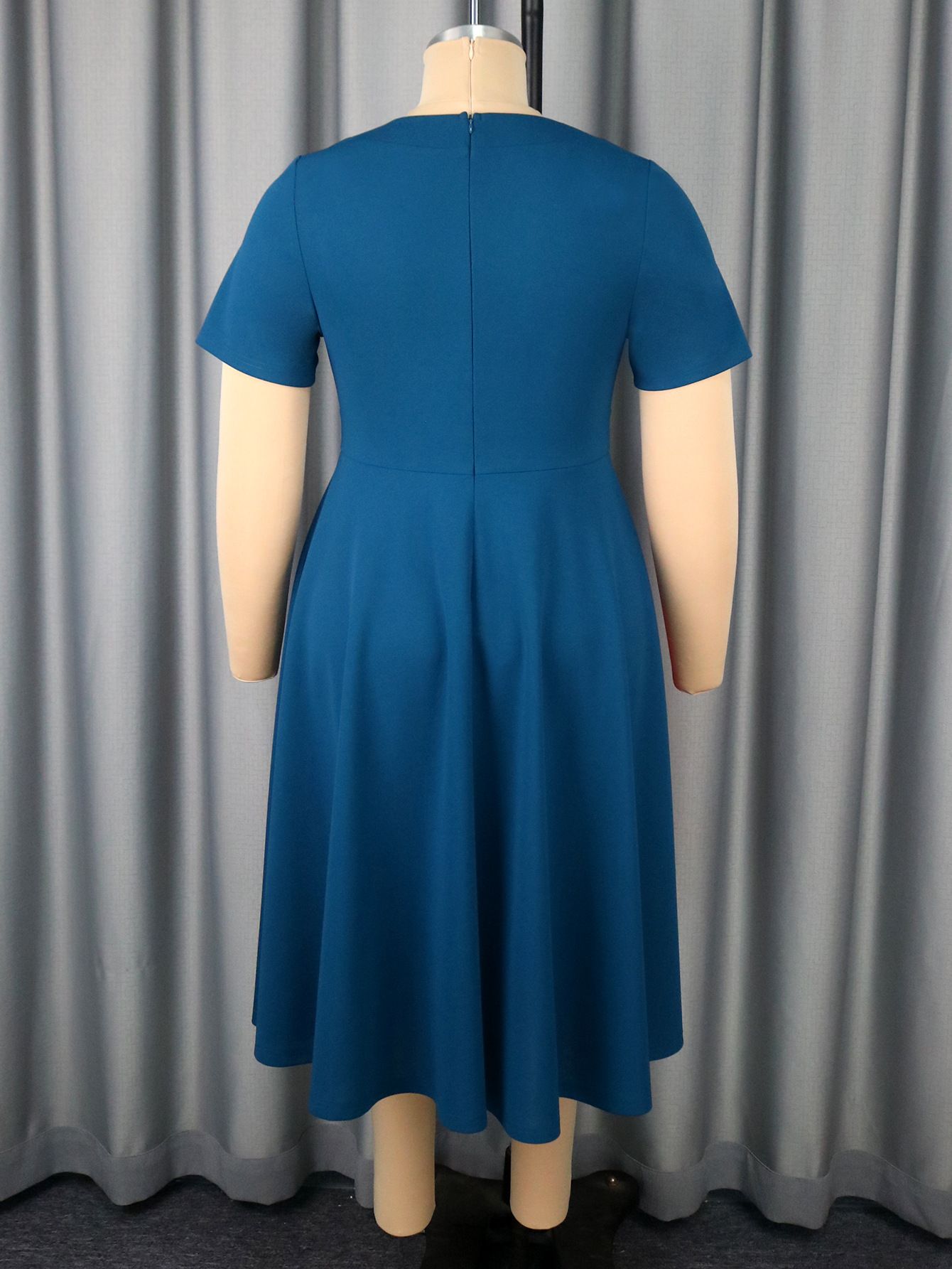 New product selection: plus size women's red and blue contrasting short sleeved dress, round neck belt, elegant retro A-list party dress, Dresses