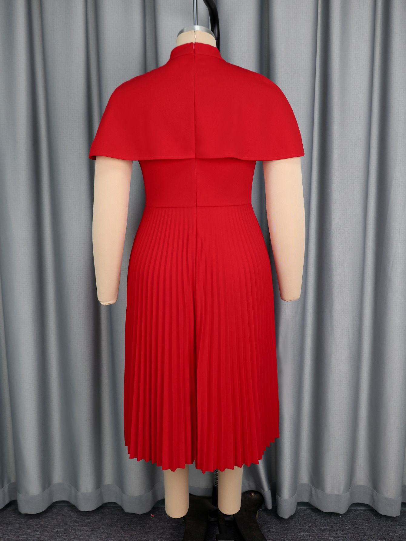 New product selection: European and American plus size red stand up collar bow cape, short sleeved pleated dress, elegant workplace atmosphere, wedding evening dress