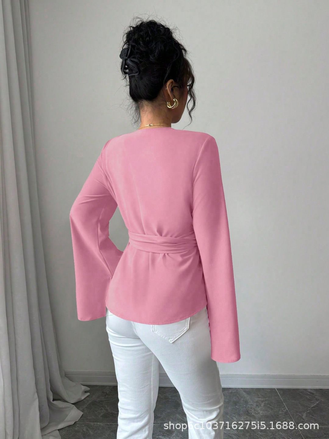 New Product Selection: Cross border Women's Clothing from Europe and America, 2026 Spring and Autumn Collection, Light Mature Style Silk Top, Women's Spring and Autumn Design, Strap V-neck