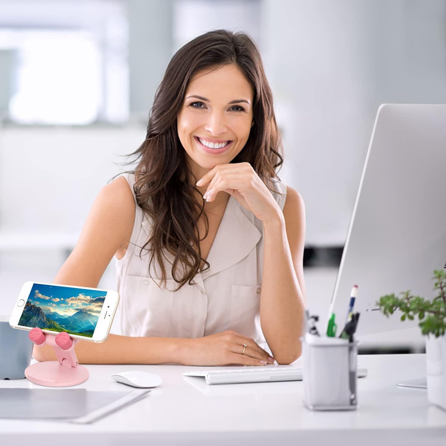 Adorable Pig&Panda Phone Desktop Stand,Cute Cartoon Phone & Tablet Stand - Adjustable, Universally Compatible, Multifunctional Desktop Holder for Seamless Browsing and Viewing Experience