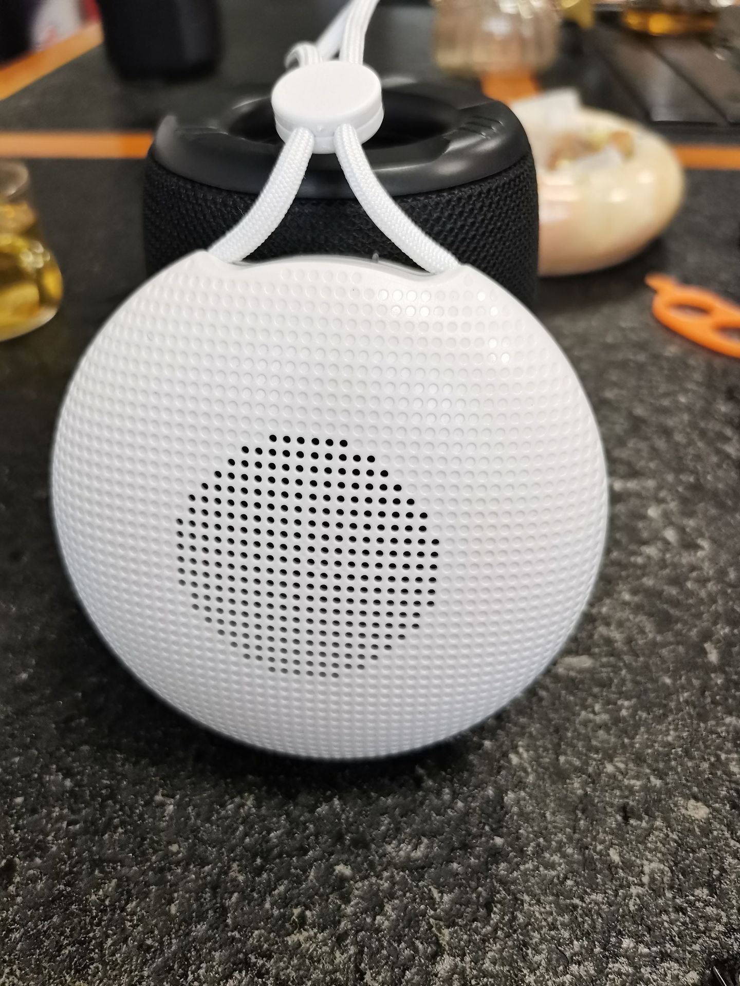 Portable Wireless Speaker, Outdoor Sports Lanyard Wireless Speaker, USB Rechargeable Black Speaker, Playback Time Of 2 Hours, 3.7V/400mAh Battery 5.0 Wireless Version, Suitable For Parties, Bathrooms