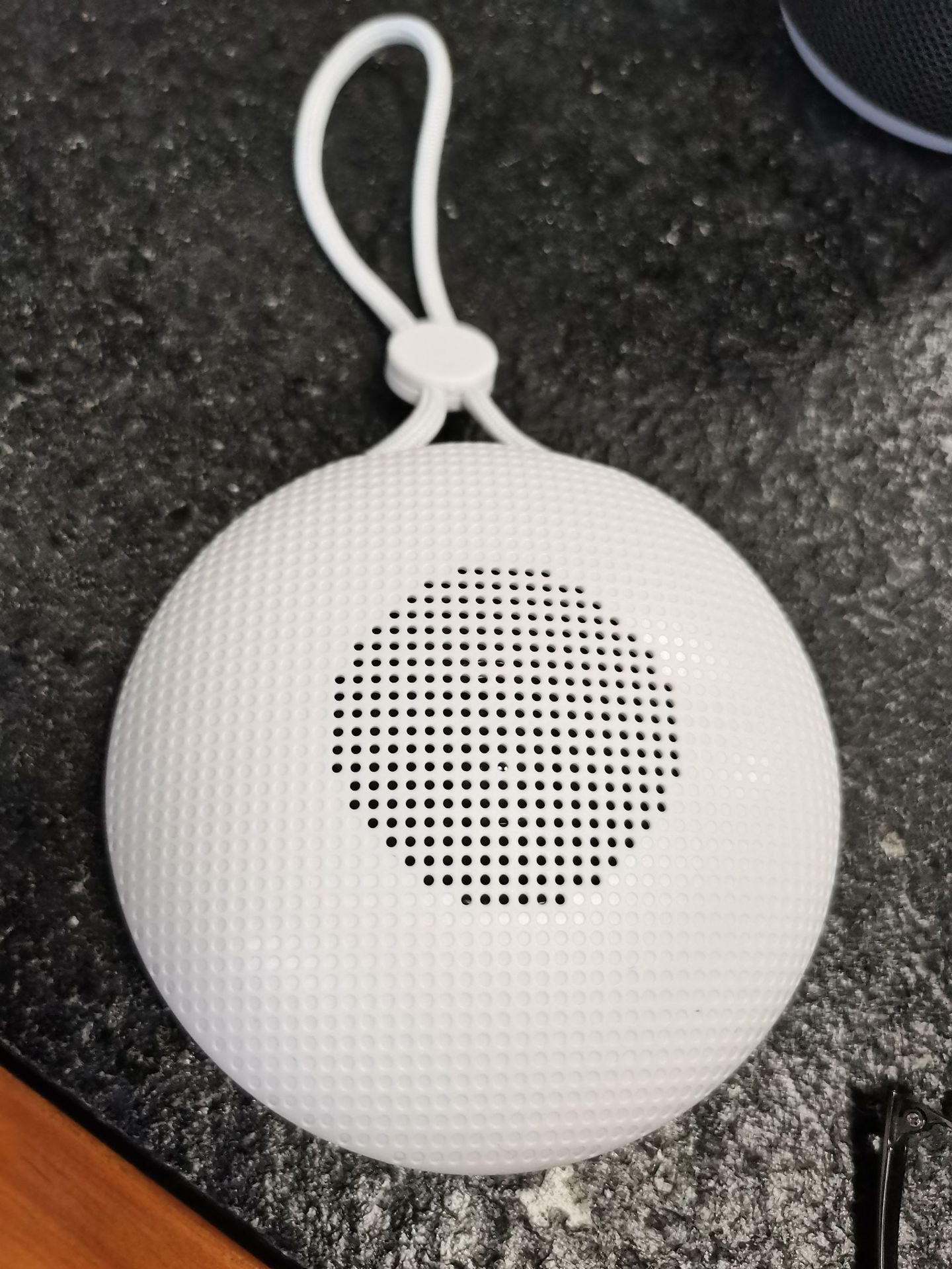 Portable Wireless Speaker, Outdoor Sports Lanyard Wireless Speaker, USB Rechargeable Black Speaker, Playback Time Of 2 Hours, 3.7V/400mAh Battery 5.0 Wireless Version, Suitable For Parties, Bathrooms