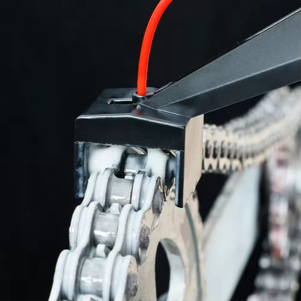 Motorcycle Chain Oiler Spray Gear Mess-Free Chain Wax Chain Cleaner Attachment Motorcycle Chain Lube Oiler Tool for Motorcycle Motorcycle Bike Chain Maintenance