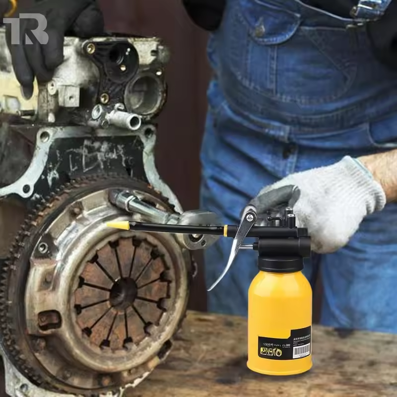 Oil Can Lubrication Metal/Plastic High Pressure Pump Grease Guns Car Oil Pot Bottle Car Repair Tool 200ml，Transfer Primer for Gas Petrol Diesel Oil Liquid Water