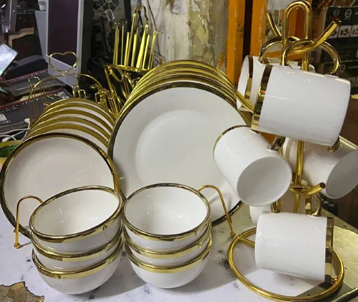 🥂🍽️ Elegant 24-Piece Gold-Rimmed Porcelain Dinner Set gold white – 6 Round Plates, 6 Side Plates, 6 Bowls, 6 Cups – Luxurious, Durable & Stylish Tableware for 6 People 🎁✨