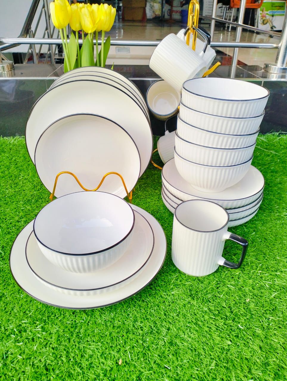 🥂🍽️ Elegant 24-Piece Gold-Rimmed Porcelain Dinner Set gold white – 6 Round Plates, 6 Side Plates, 6 Bowls, 6 Cups – Luxurious, Durable & Stylish Tableware for 6 People 🎁✨