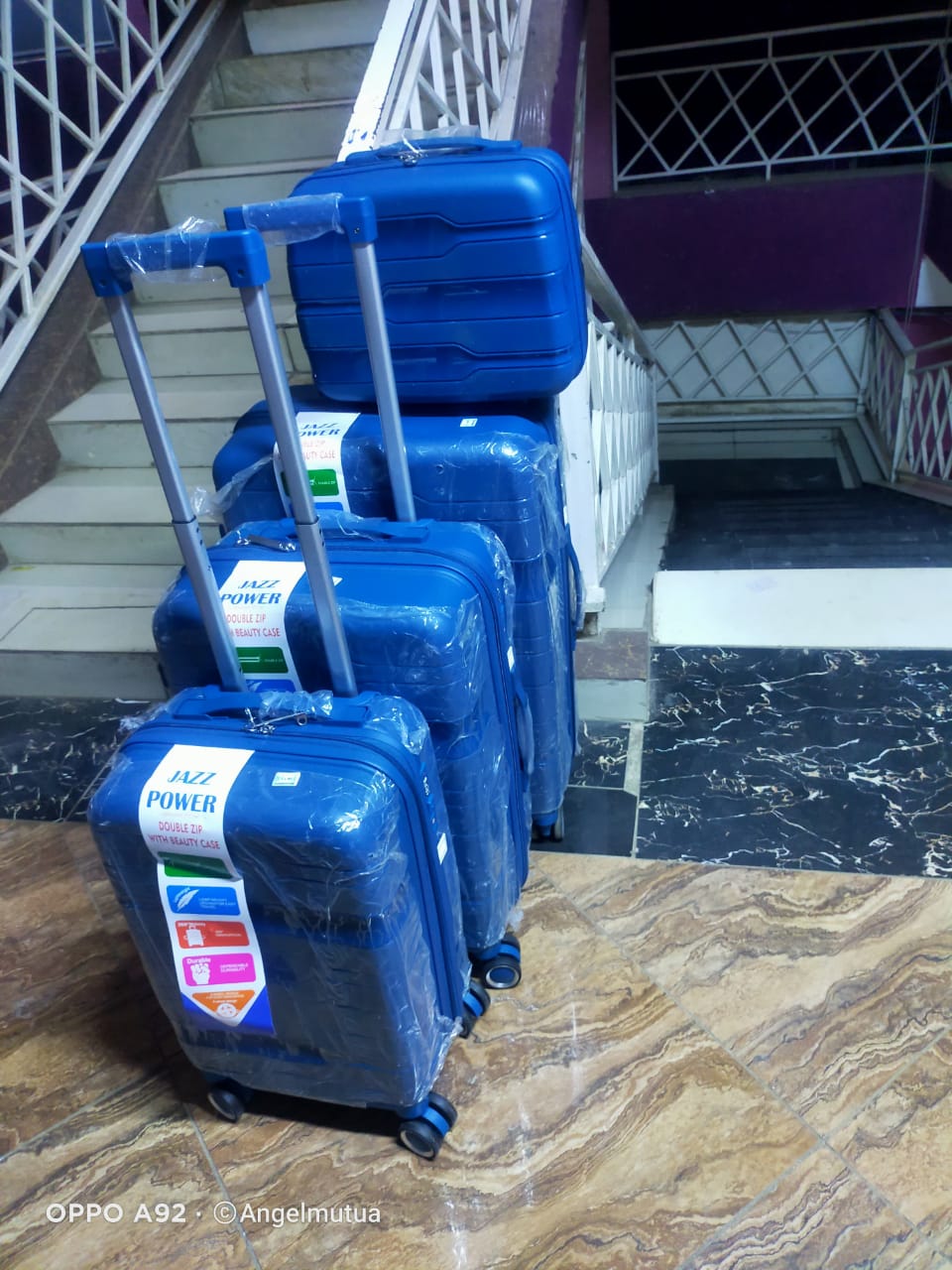 Fashion 4-in-1 Unbreakable Rubber Suitcase Travel Bag Set 🎒🛫 Spinner Wheels, Trolley Handles, Double Zip & Beauty Case – Lightweight, Durable & Available in Multiple Colors! 🌈🧳