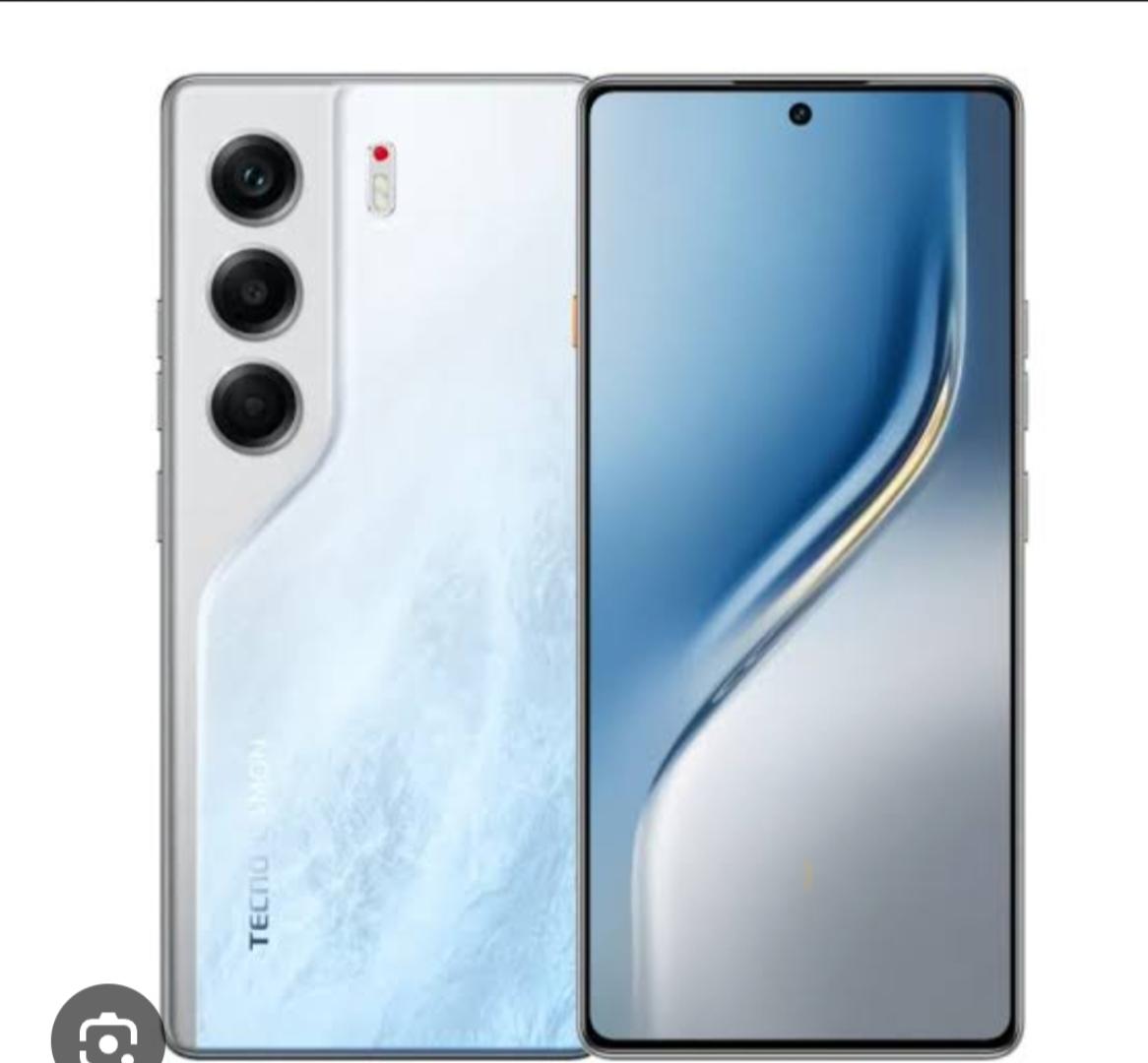 TECNO CAMON 40  MediaTek HelioG100 processor  2G/3G/4G network 6.78inch Amoled screen with 120hz  32mp front camera  50 mp Sony lense +8mp ultra wide dual flash 5200Mah  with 45W super charge