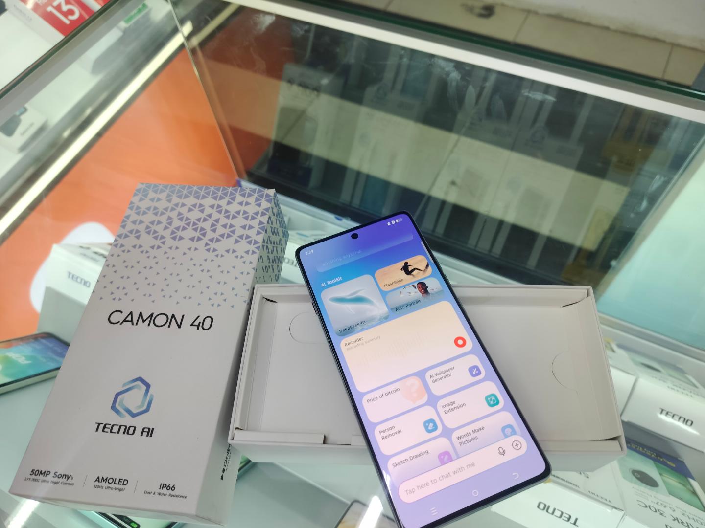 TECNO CAMON 40  MediaTek HelioG100 processor  2G/3G/4G network 6.78inch Amoled screen with 120hz  32mp front camera  50 mp Sony lense +8mp ultra wide dual flash 5200Mah  with 45W super charge