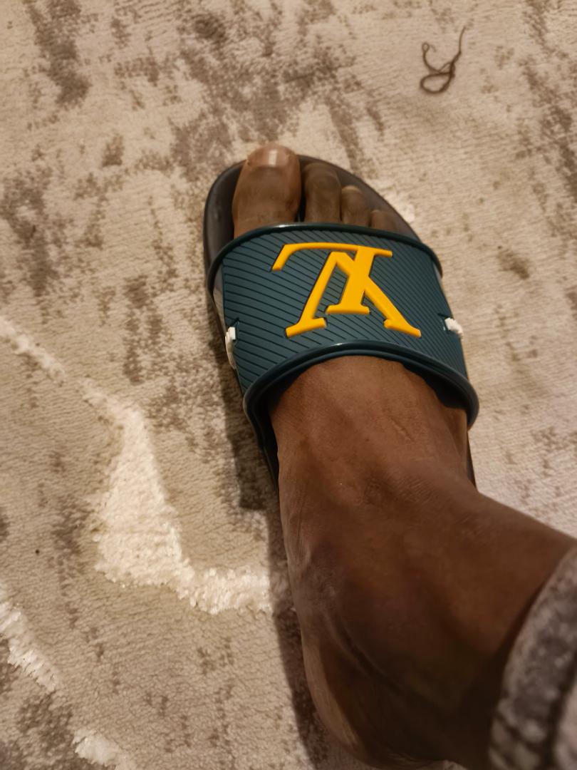 LOUIS VUITTON new men's slippers bathroom slippeers
