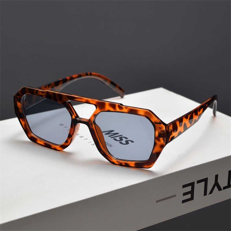 Double beam irregular sunglasses, American retro personalized square sunglasses, summer sunshade sunglasses Leopard print frame as picture