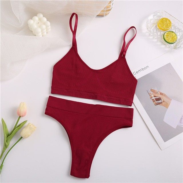 Spring and summer breathable women's sports yoga vest fitness integrated seamless thong bra set supports board processing