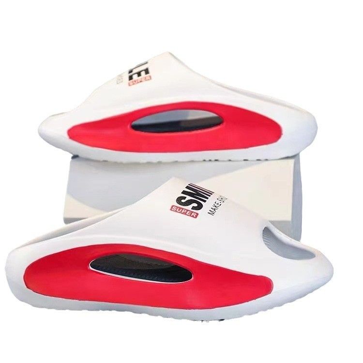 Step on poop feeling slippers for men wearing trendy EVA painted outdoor sports soft soled beach coconut slippers for men