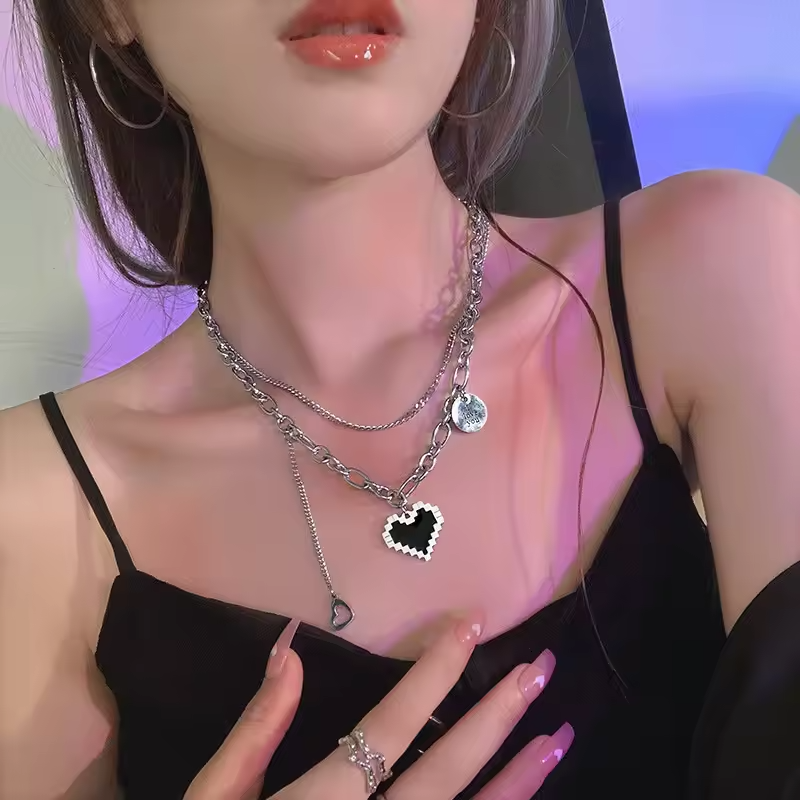 Women's Necklaces Black Mosaic Heart Necklace Fashion personality clavicle necklace