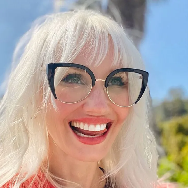 Fashion Gold Metal Optical Eyeglasses Frames For Women Designer Luxury Ladies Retro Eyewear Computer Glasses Anti Blue Light New