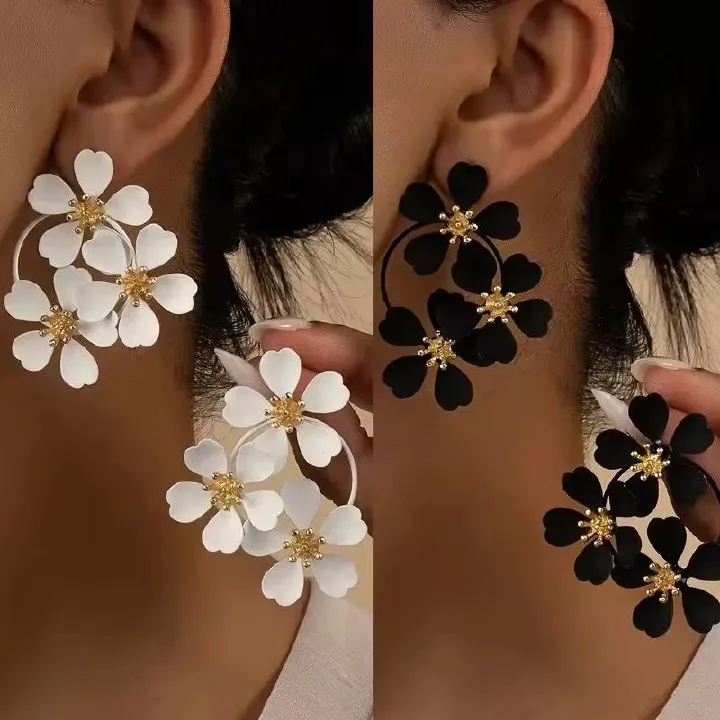 1Pair Bohemian Dangle Earrings Female Romantic Three Camellia Flower Korean Earrings for Women Luxury Designer Fashion Jewelry