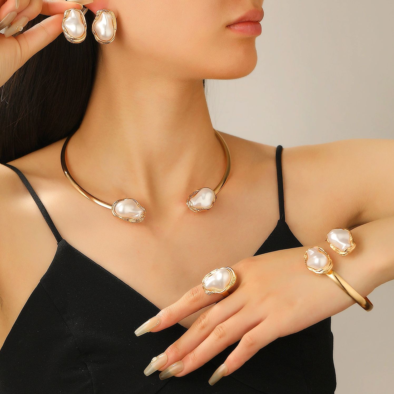 European And American Trends Are Hot, Special-Shaped Pearl Set, Retro Luxury Fashion Temperament Necklace, Stud Earrings, Ring Set.
