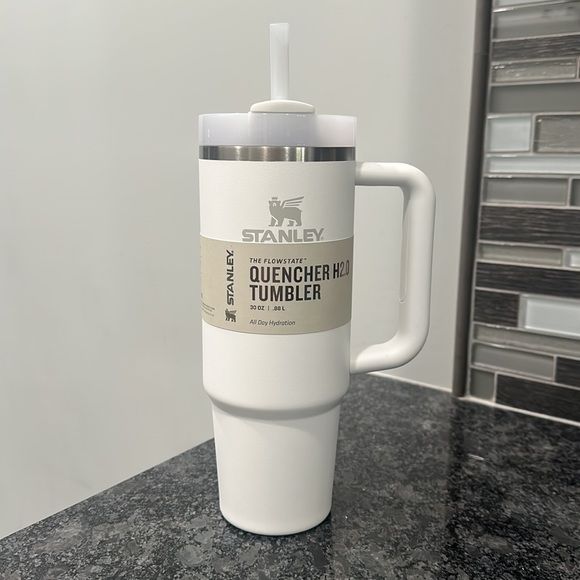 ORIGINAL STANELY CUP QUENCHER H2.0 TUMBLER WITH HANDLE AND STRAW 40 OZ