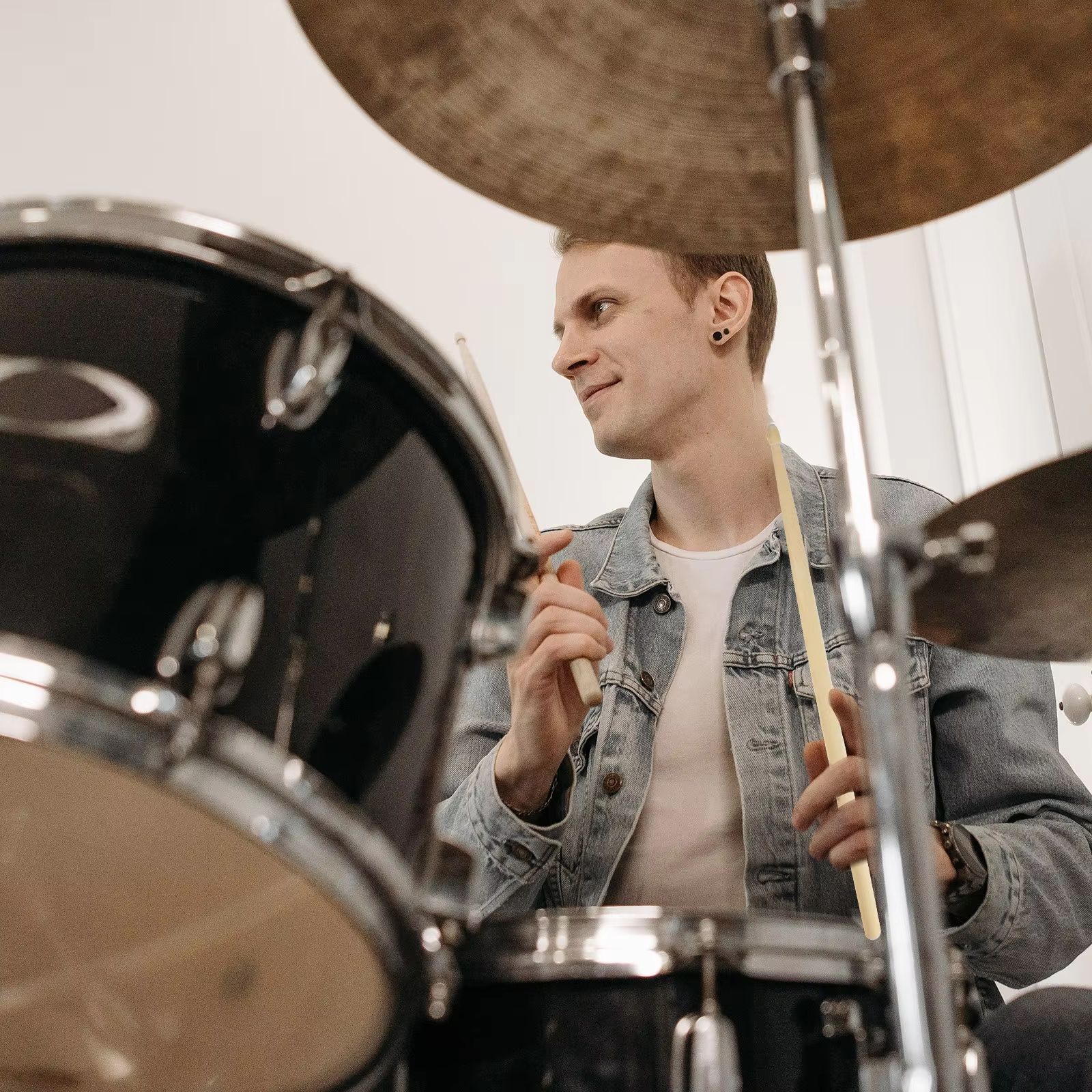 Classic 5A Drum Sticks Classic Maple Wood Drumsticks Professional Drum Stick Percussion Instrument Accessories Drum Set for Drum Practice Beginners Kids Adults Jazz Rock Orchestra