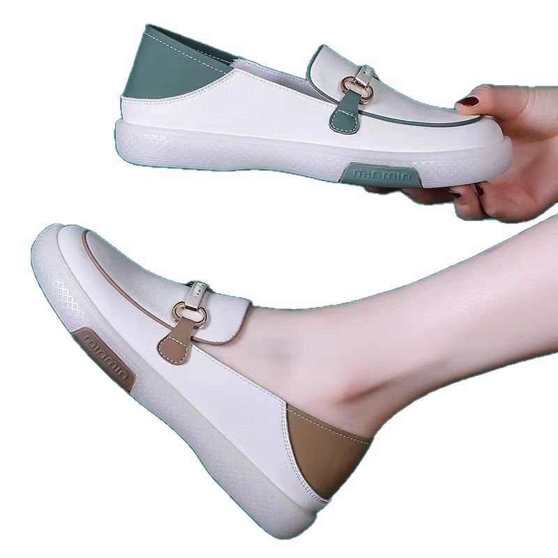 New one-step mom women's shoes, white shoes, casual women's lightweight soft soled shallow mouth loafers