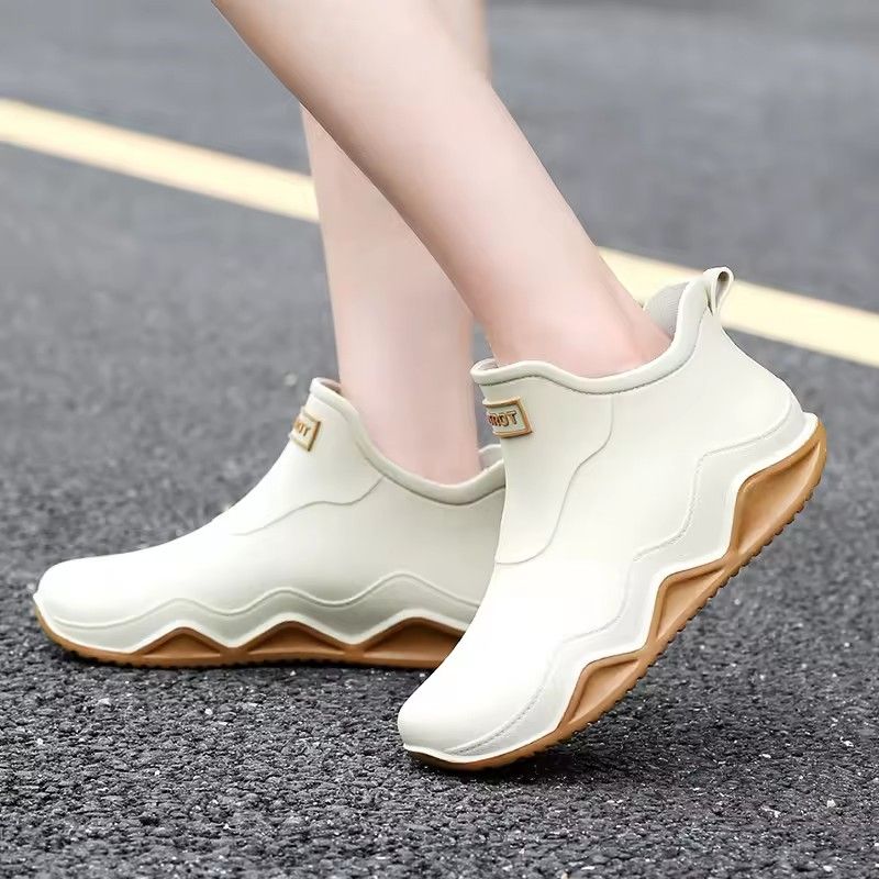 Men's and women's oversized rain boots, women's soft PVC rain shoes, waterproof rubber shoes, anti slip plastic shoes, outdoor one foot rain shoes