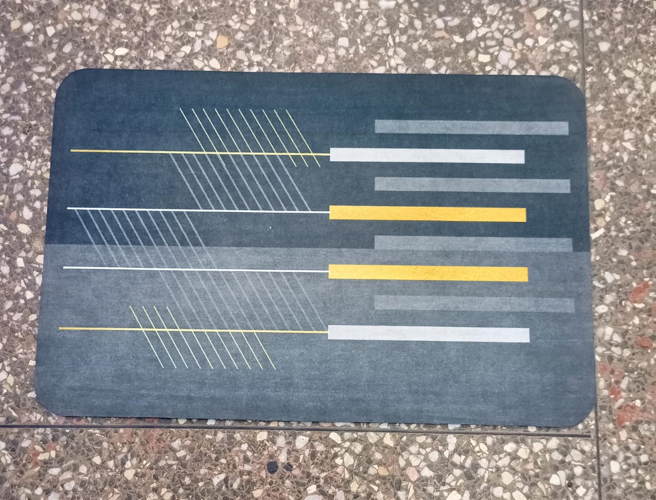 Premium Heavy-Duty Non-Slip Rubber Door Mat – Waterproof, Dirt-Trapping Heavy-Duty Non-Slip Rubber Door Mat – Waterproof, Dirt-Trapping & Easy-Clean Entrance Rug for Indoor/Outdoor Use 38x58cm