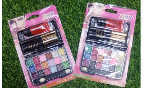 Elegant Beautiful Multiple Designs Eyeshadow Palletes Includes Beauty Glazed Eye Shadow Pallete, Jee brand eyeshadow and makeup palette, Kiko Milano Glazed Eye Shadow Pallete