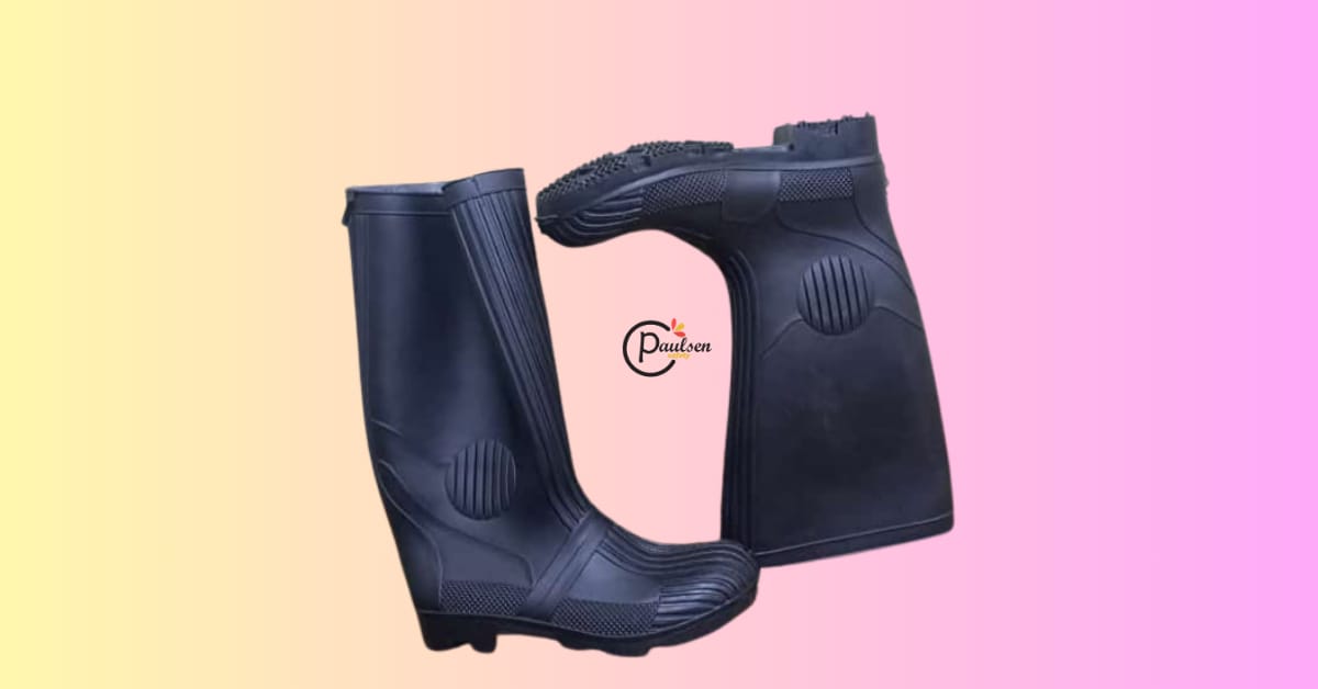 Tough, waterproof, and built for any terrain — our Heavy Duty Gumboots keep your feet dry, safe, and comfortable whether at work or in the field. 💪🌧️ Perfect for rugged use!