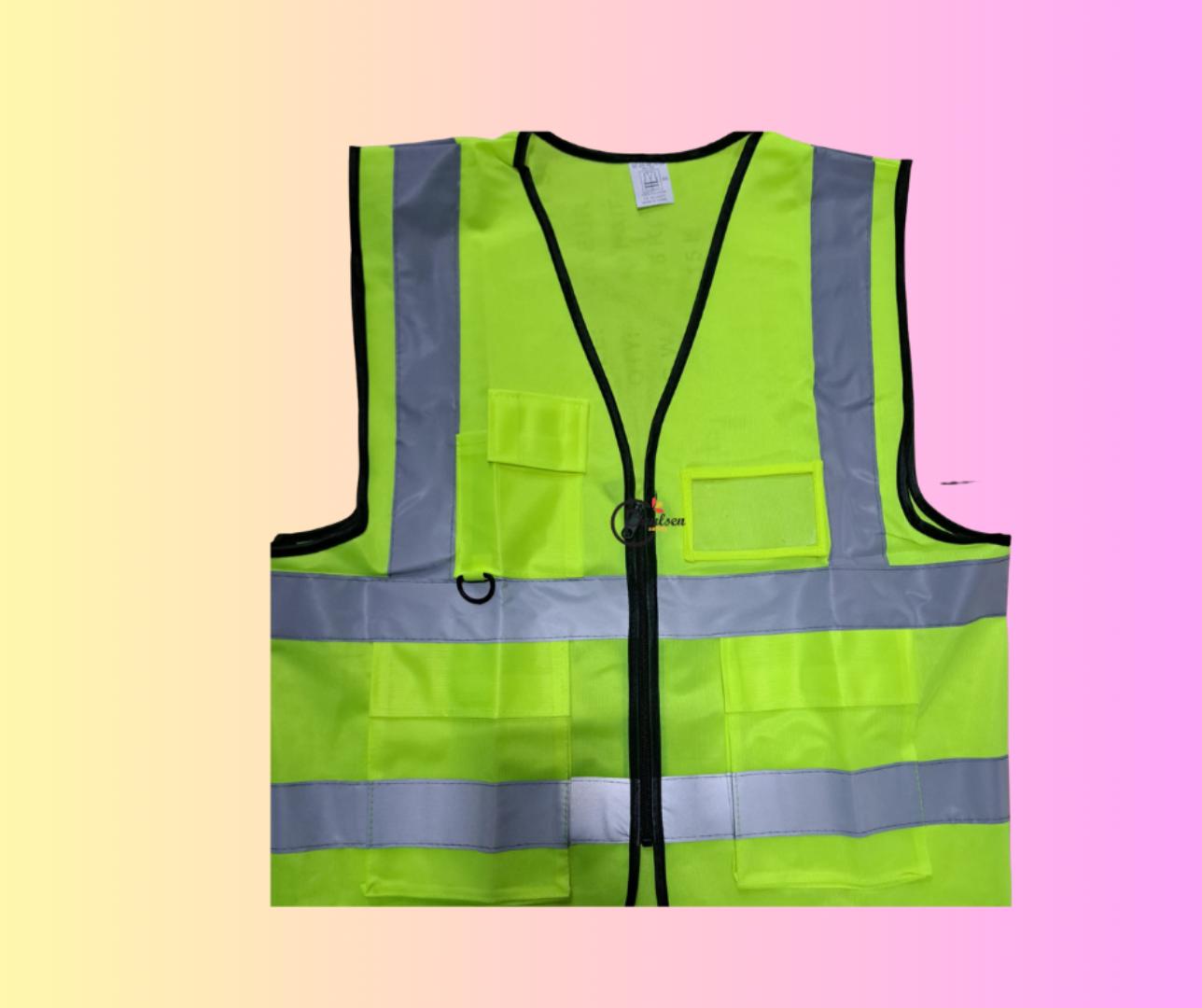 Pocket / Executive Reflectors ✨
🔹 Sleek, compact, and professional design
🔹 Bright visibility for maximum safety
🔹 Lightweight & easy to carry anywhere

💼 Perfect blend of style and safety – stay