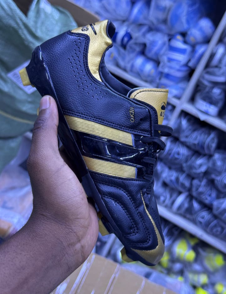 SOCCER/FOOTBALL High quality leather comfy football boots 🔥all men and women dreaming football boot favourable for all playing grounds either carpet or dust ground ✨very cute all sizes are❤‍🔥🥰😘