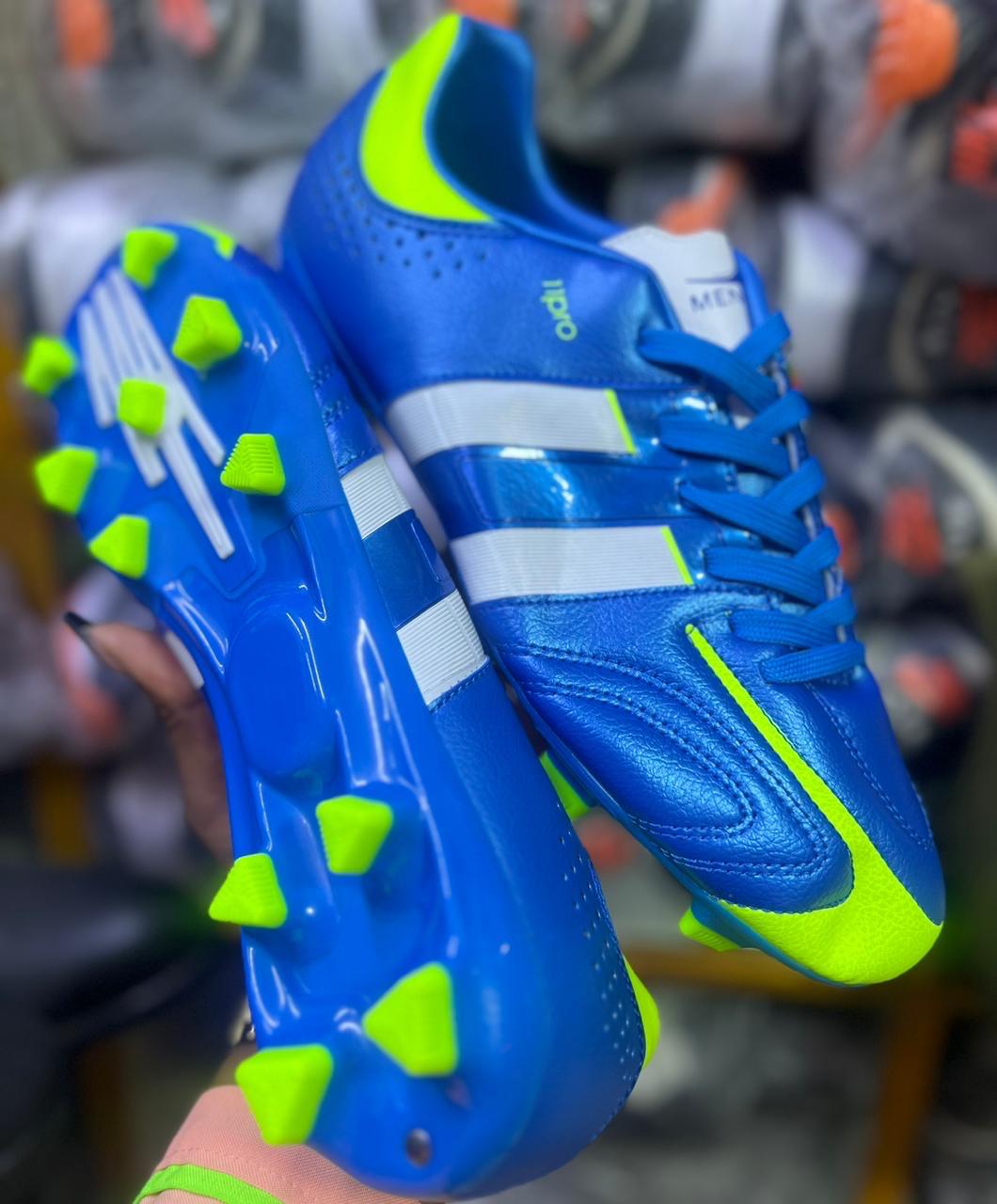 SOCCER/FOOTBALL High quality leather comfy football boots 🔥all men and women dreaming football boot favourable for all playing grounds either carpet or dust ground ✨very cute all sizes are❤‍🔥🥰😘