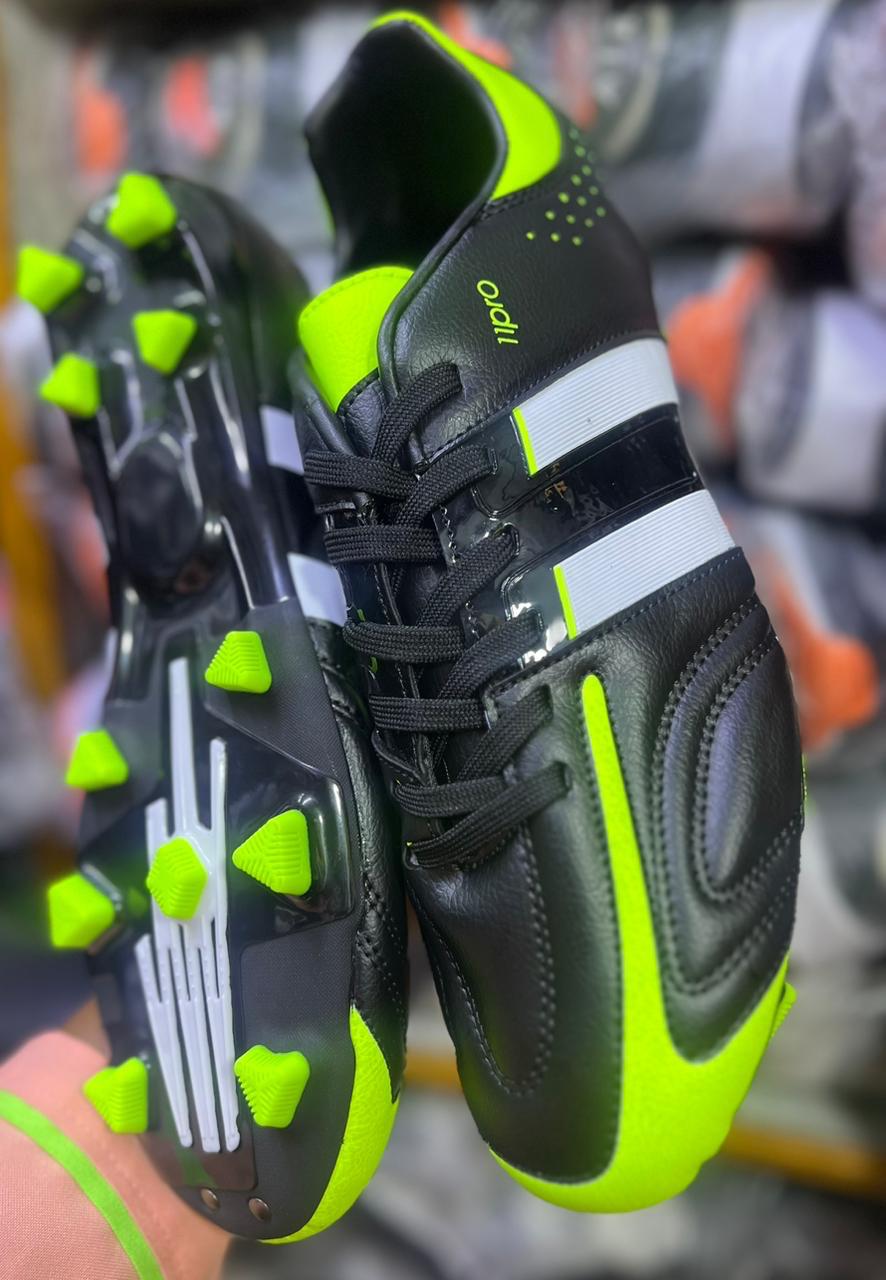 SOCCER/FOOTBALL High quality leather comfy football boots 🔥all men and women dreaming football boot favourable for all playing grounds either carpet or dust ground ✨very cute all sizes are❤‍🔥🥰😘