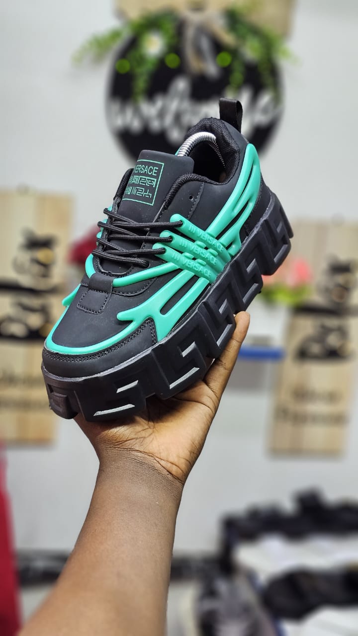 ⚡VERSEARCH SOLE🔥HIGH quality  sole Mens sneakers ,All season wearing men/ladies fashioned sneakers🥰 Very elegant sneaker availble in all colours eg white black pink red etc🥰😘CUTE as pictured⚡