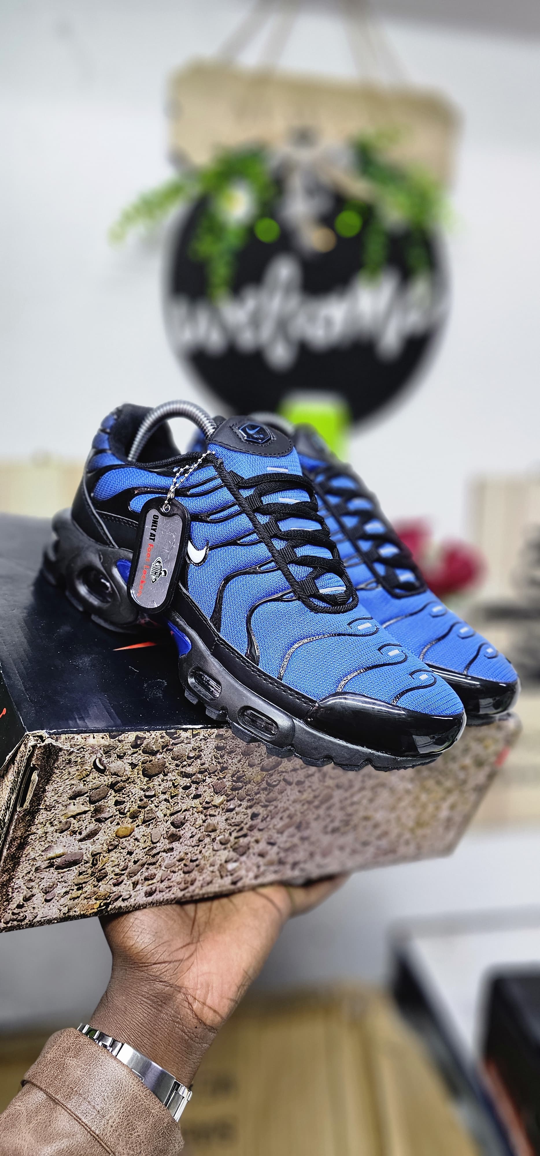 ⚡NEW  ARRIVAL💯LATEST TN 🥰🥰 MENS SNEAKERS⚡ available style up your walk with this 🔥new classic  and fashioned men's   sneakers shoes  all colors and sizes available  step up  in style TN AIRMAX💯🥰