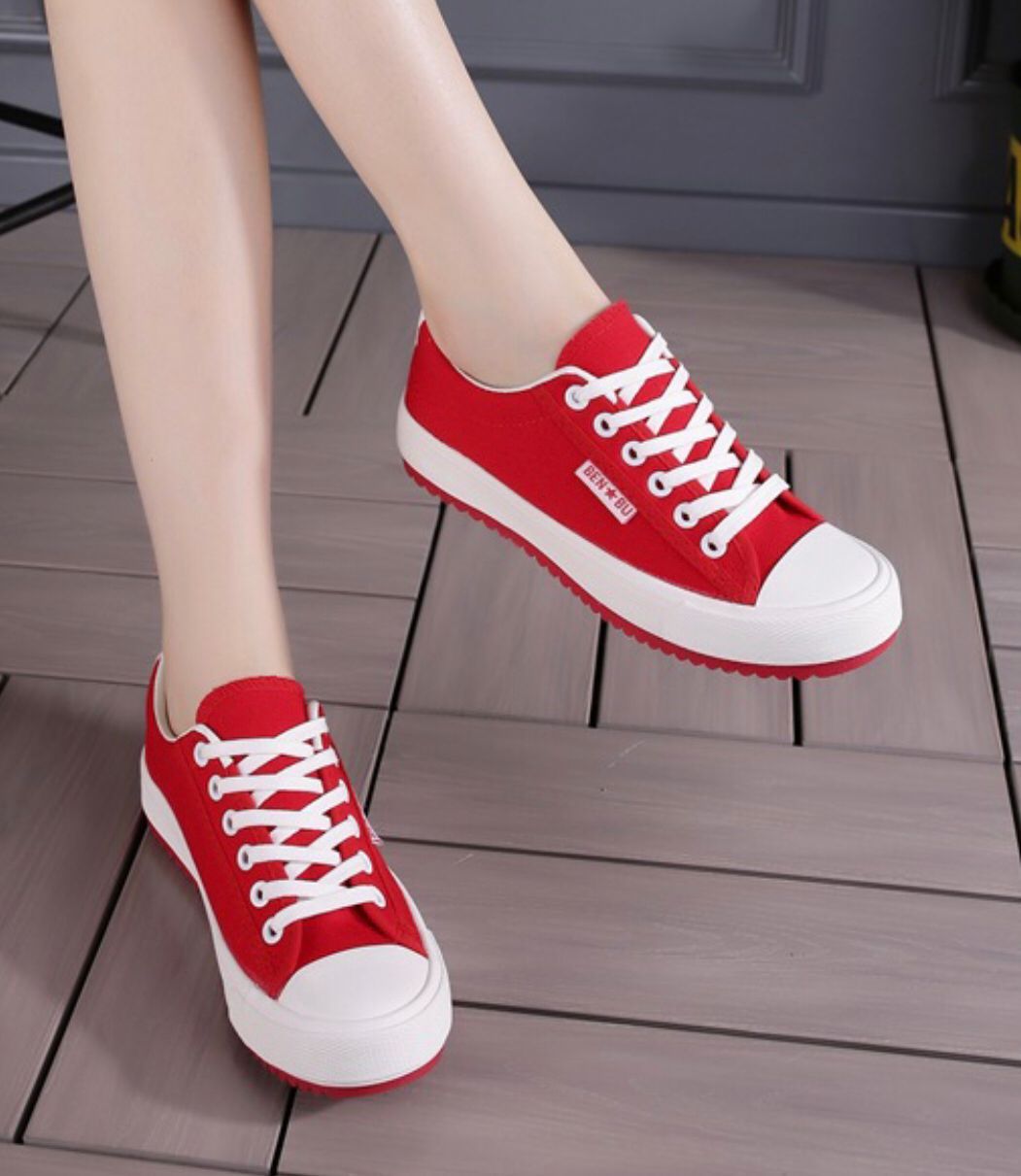 ⚡NEW ARRIVAL ORIGINAL ladies/ women's sneakers💯 comfortable and durable  for all-day support and comfort ⚡,, ideal for walking or daily use available in black ,red , white, blue sizes 37-41💯⚡