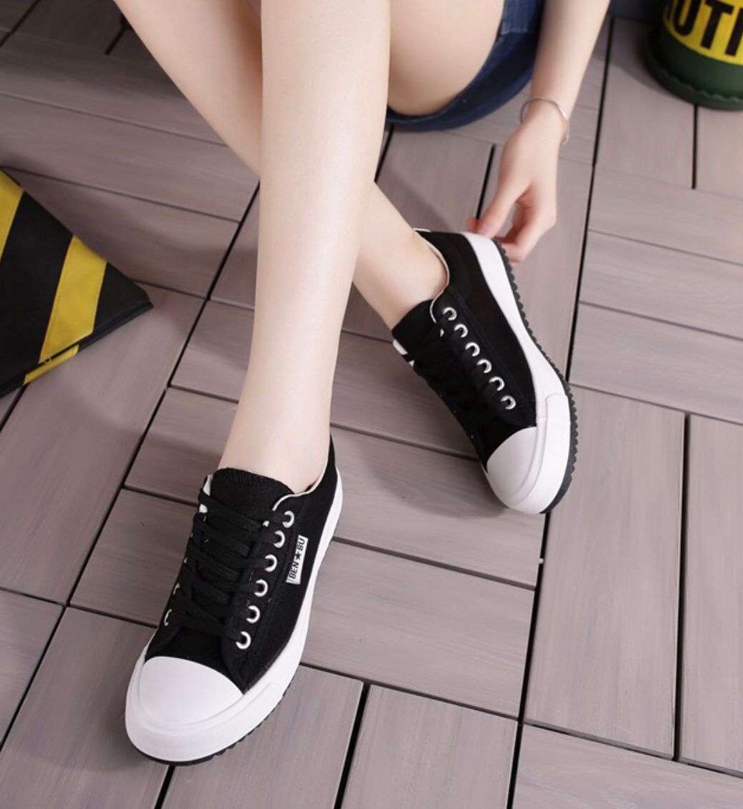 ⚡NEW ARRIVAL ORIGINAL ladies/ women's sneakers💯 comfortable and durable  for all-day support and comfort ⚡,, ideal for walking or daily use available in black ,red , white, blue sizes 37-41💯⚡