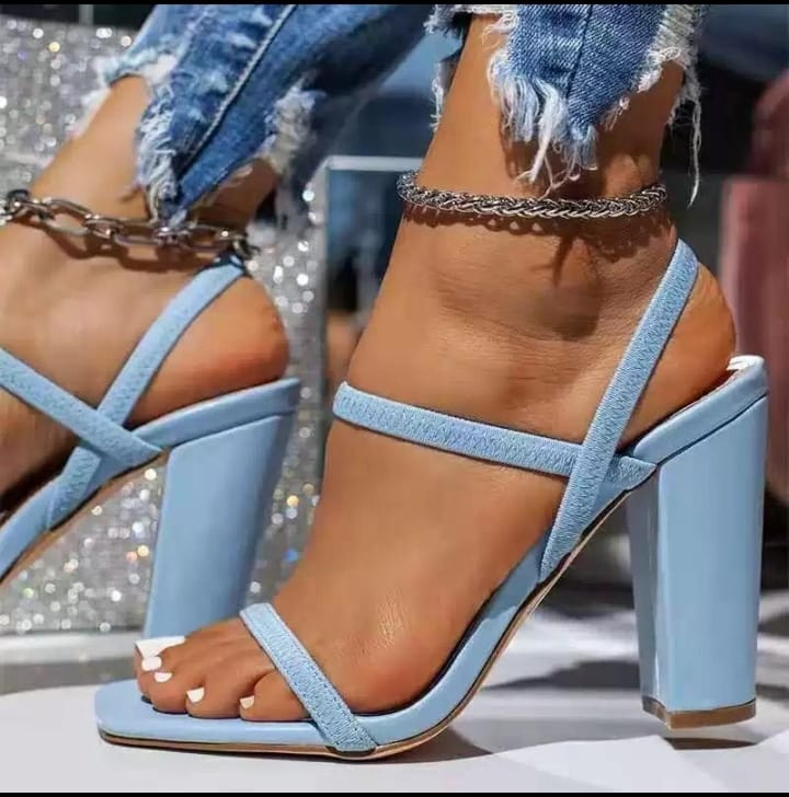 ⚡NEW ARRIVAL ,, ORIGINAL women's/ladies heels ,,💯very cute heel designed with a breathable upper and for all day comfort sizes 37-42 all colors  silver black brown⚡