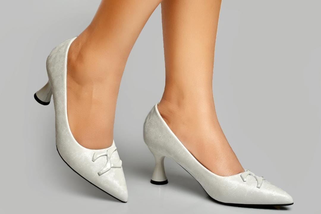 ⚡ NEW IN STOCK LADIES HEELS ⭐step out in style with this new women's heels designed for comfort durability and every day fashion 💯sizes 37-42 colors maroon red white black silver⚡