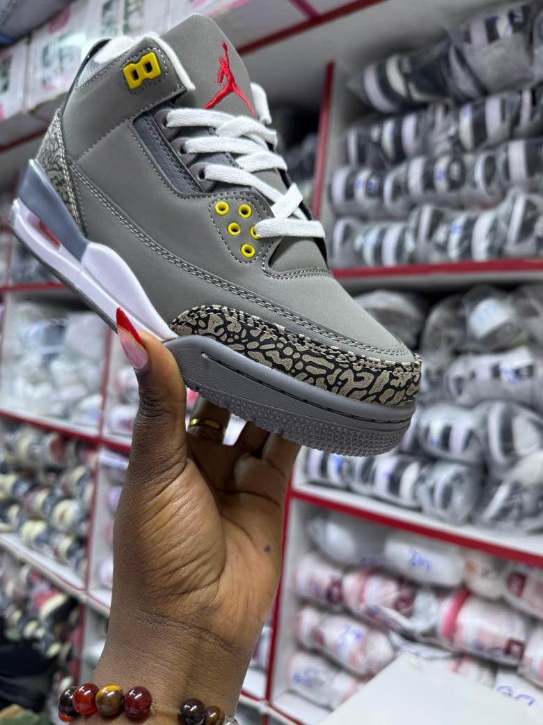 ⚡NEW COLLECTION  Jordan 3 sneakers easier to walk with and for all day comfort available in multiple sizes(37-45)💯and colors(black white grey navy blue brown and pink)💯 to match your vibe⭐
