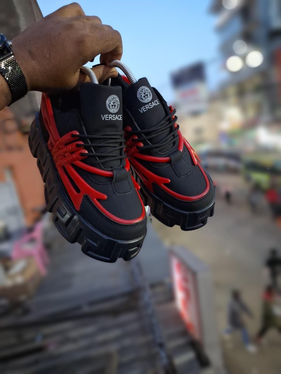 ⚡NEW ARRIVAL MEN'S sneakers easier to walk with and for all day comfort⭐designed with breathable upper,cushioned insole and non-slip rubber sole available in multiple sizes💯 to match your vibe⭐